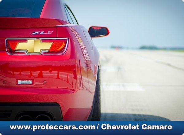 Chevrolet Camaro vista de atrás